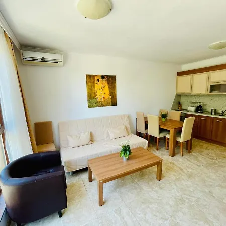 Apartment Complex Mirage Of Nessebar Exterior photo