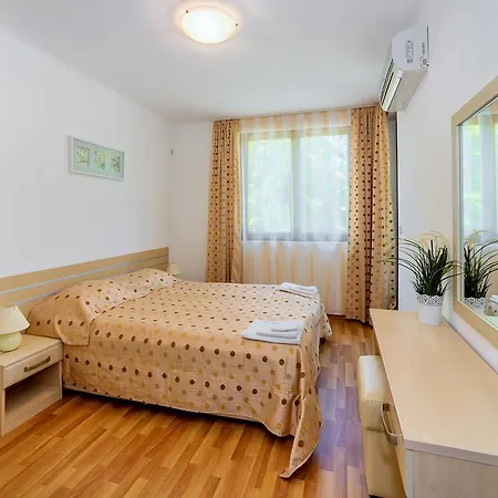 Apartment Complex Mirage Of Nessebar Exterior photo
