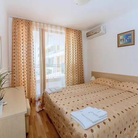 Apartment Complex Mirage Of Nessebar Exterior photo